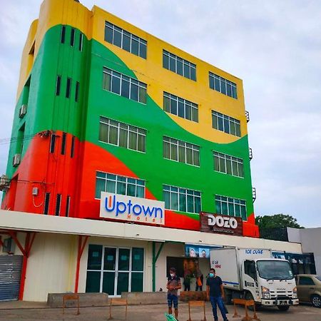 Uptown Hotel Семпорна Экстерьер фото