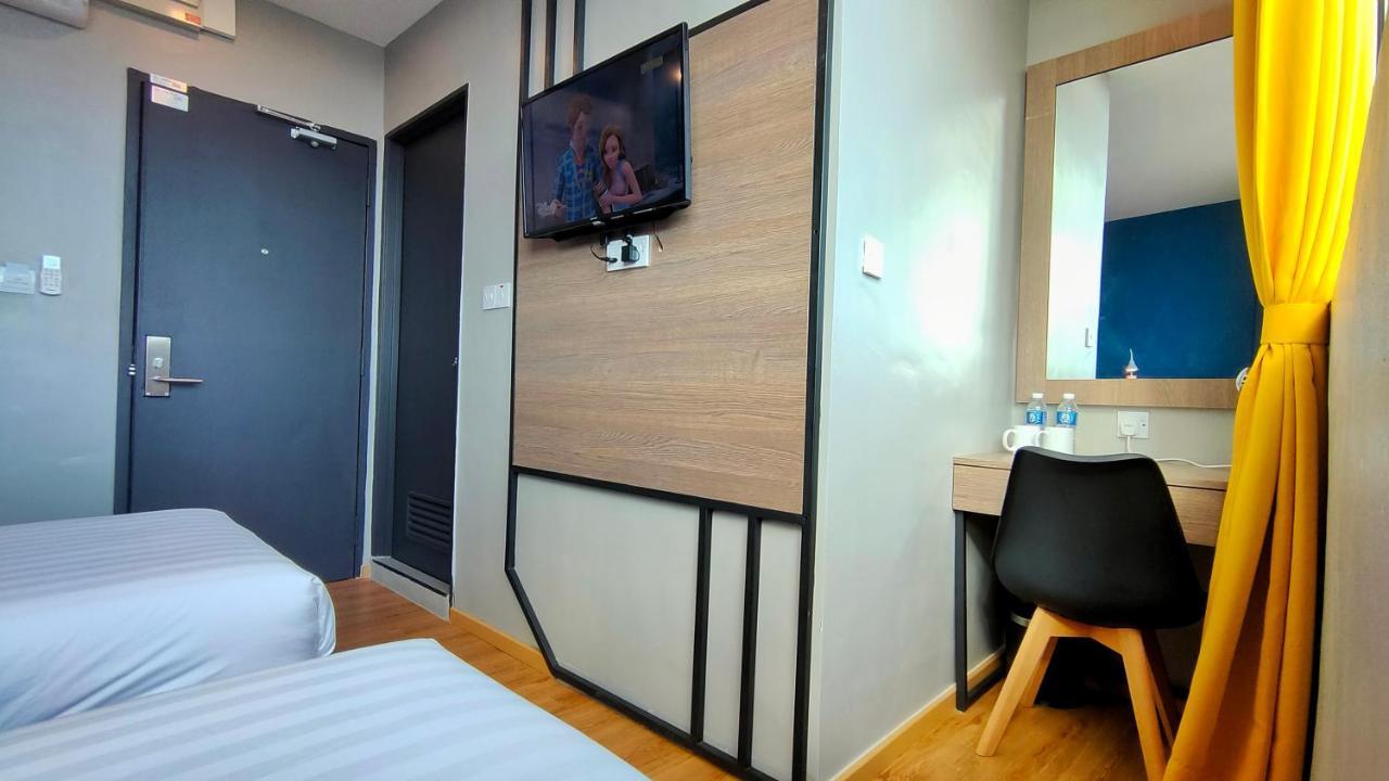 Uptown Hotel Семпорна Экстерьер фото