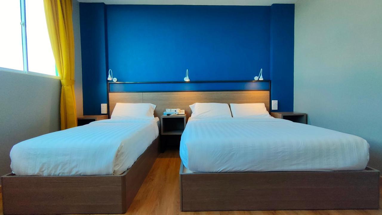 Uptown Hotel Семпорна Экстерьер фото