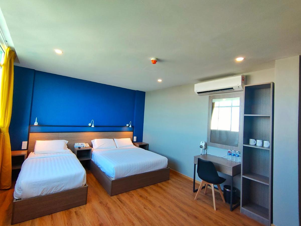 Uptown Hotel Семпорна Экстерьер фото