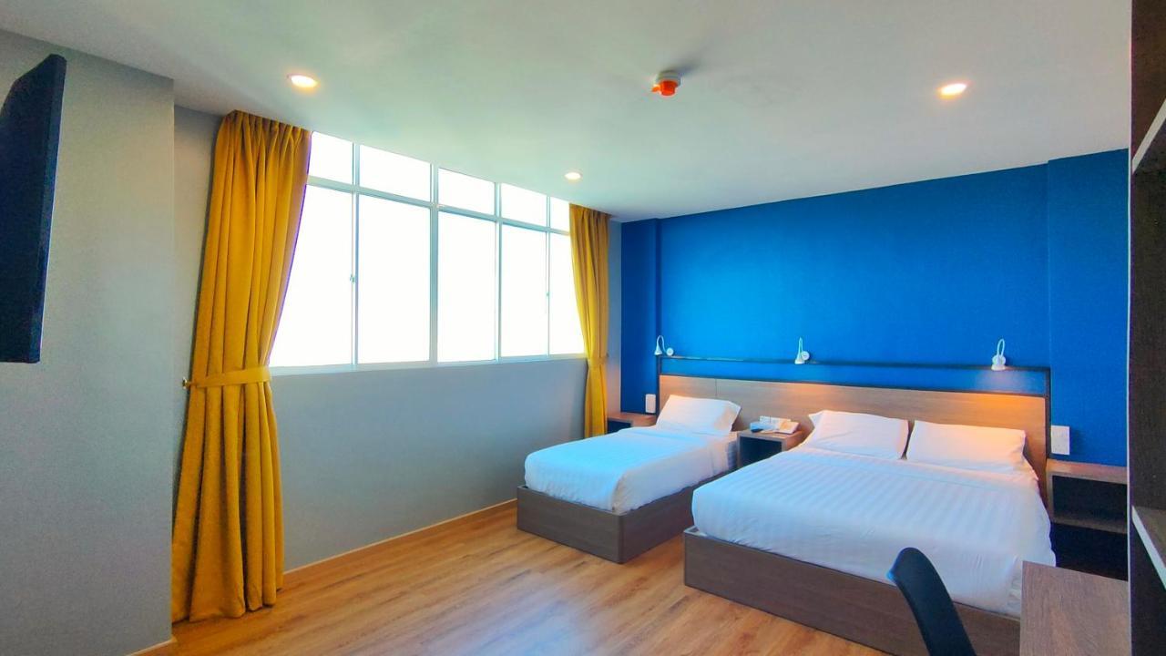 Uptown Hotel Семпорна Экстерьер фото