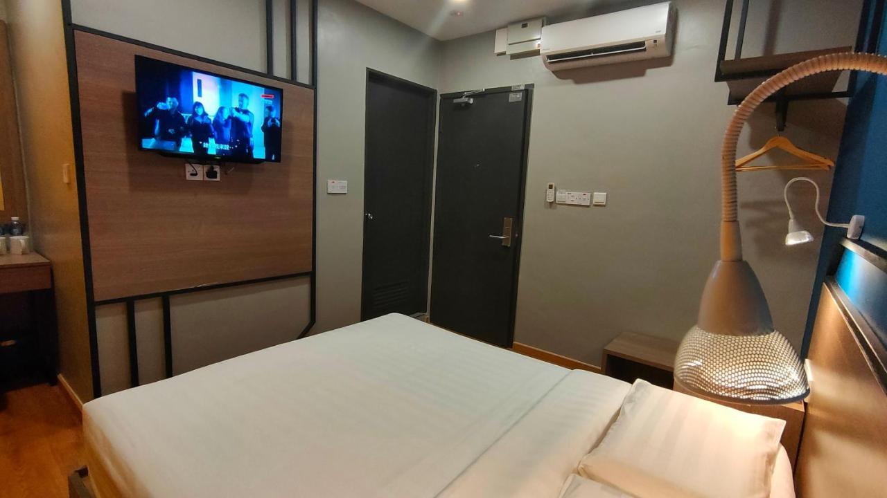 Uptown Hotel Семпорна Экстерьер фото