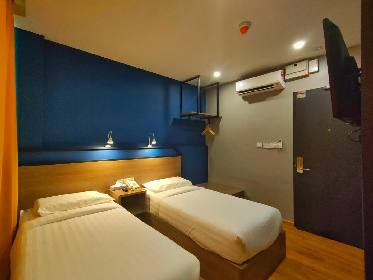 Uptown Hotel Семпорна Экстерьер фото