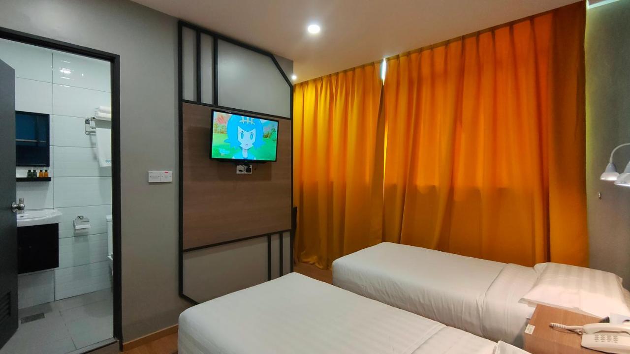 Uptown Hotel Семпорна Экстерьер фото