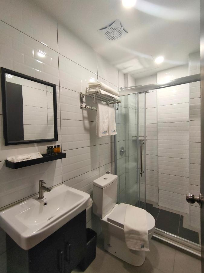 Uptown Hotel Семпорна Экстерьер фото