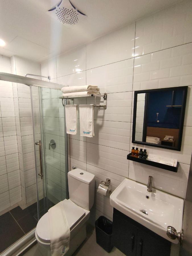 Uptown Hotel Семпорна Экстерьер фото